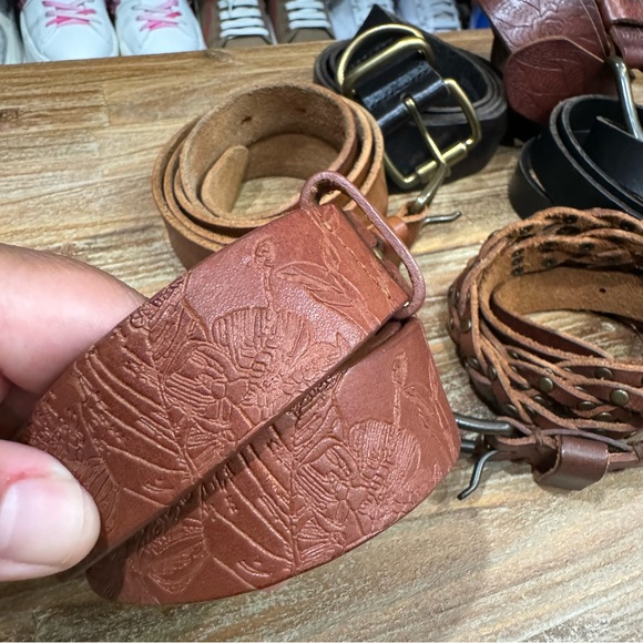 Bundle of Leather Belts: SIZE L - Picture 2 of 9